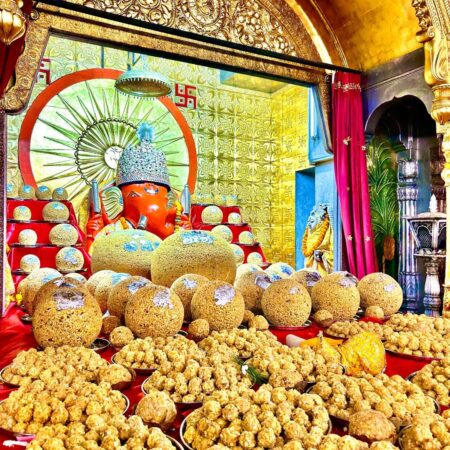 1008 मोदक अर्पण